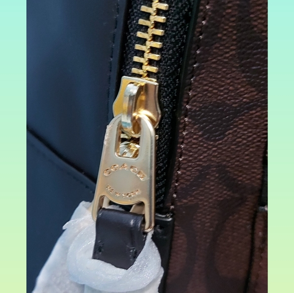 Coach Signature Charlie Backpack - Picture 5 of 8